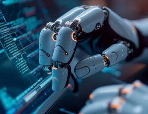 Roboterhand an einem Bildschirm mit Codezeilen als Symbol für eine KI-gerechte Behördenwebsite.